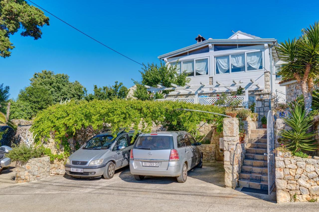 Apartment Neno - Terrace & Parking Veli Lošinj Exterior foto