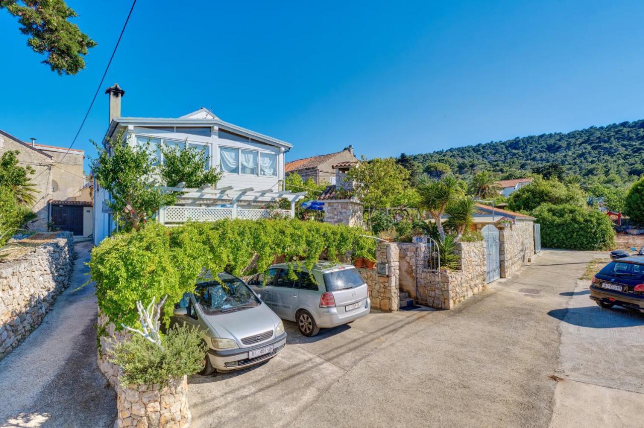 Apartment Neno - Terrace & Parking Veli Lošinj Exterior foto