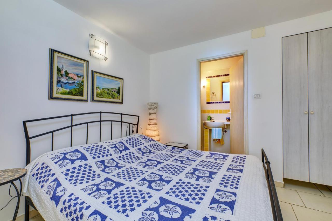 Apartment Neno - Terrace & Parking Veli Lošinj Exterior foto