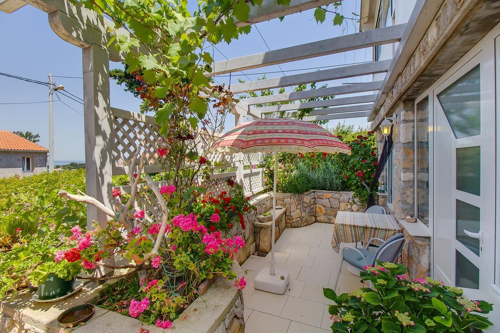 Apartment Neno - Terrace & Parking Veli Lošinj Exterior foto