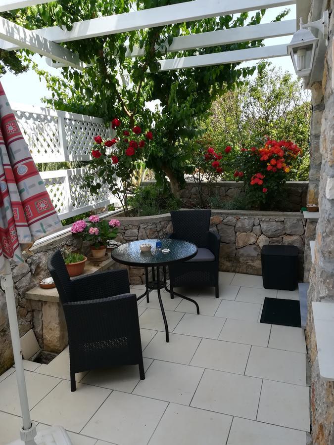 Apartment Neno - Terrace & Parking Veli Lošinj Exterior foto