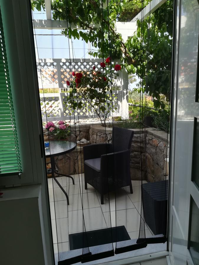Apartment Neno - Terrace & Parking Veli Lošinj Exterior foto